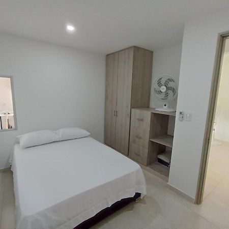 Apartamento Nuevo A Una Cuadra Del Rodadero Gaira Bagian luar foto